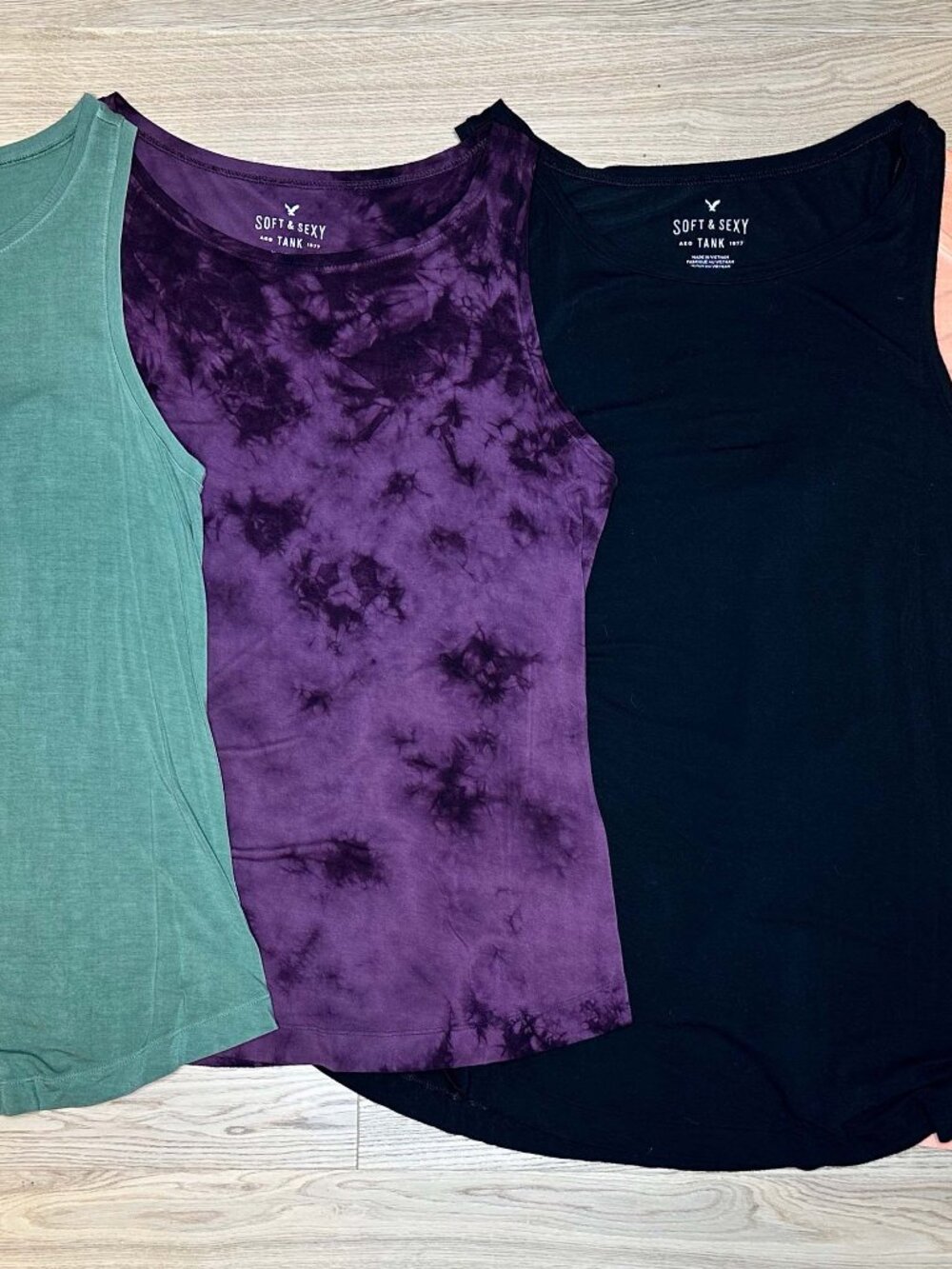 4pc Women's AE Soft Sexy Tank SzS/M